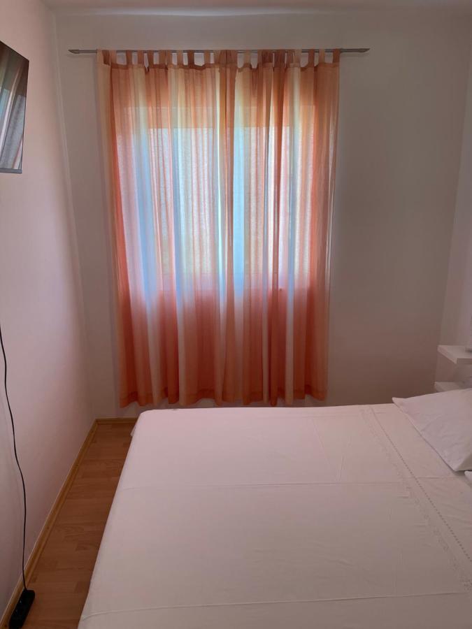 Apartmani Frane Tribunj  Exterior photo